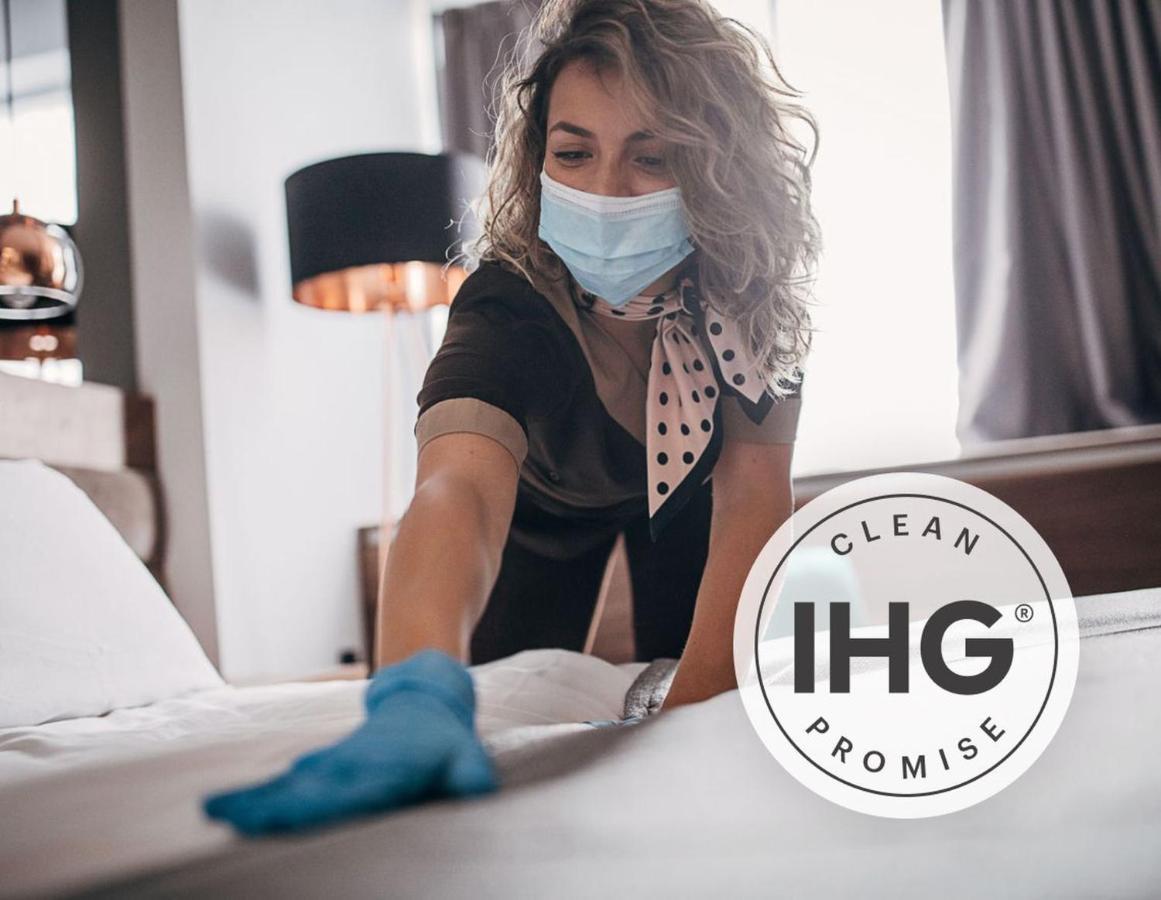 Holiday Inn Express Ahmedabad Prahlad Nagar By Ihg Extérieur photo