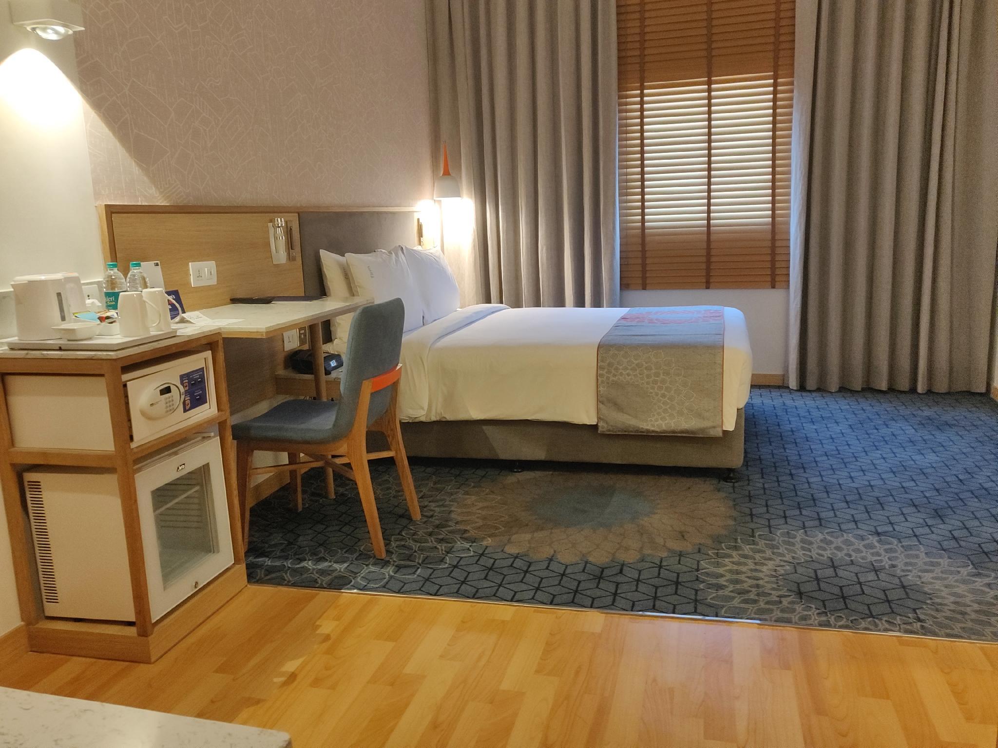 Holiday Inn Express Ahmedabad Prahlad Nagar By Ihg Extérieur photo